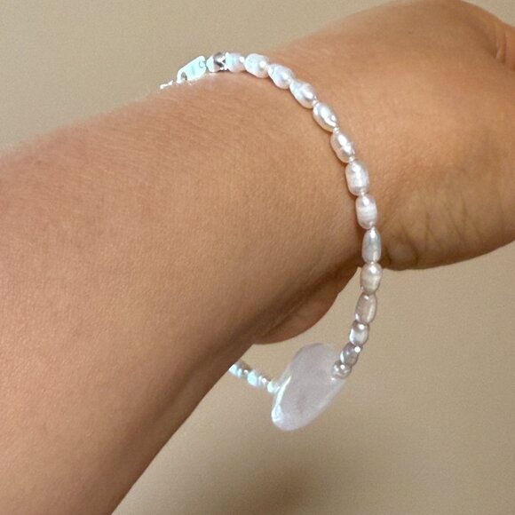 2/$20, Genuine Rose Quartz Stone Heart & White Freshwater Pearl Beaded Bracelet - Picture 11 of 11